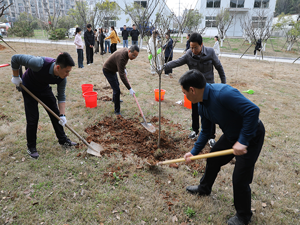 �ԡ�����˼���Ρ����׷澫��  �Խ���ʵ����ʱ������ ����������԰��ϵ��չ��ѧ�׷� ��������������ʵ���