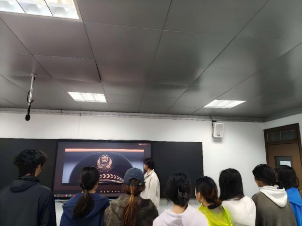 ������԰��ϵ�ڡ�һվʽ��ѧ��������չȫ����Ұ�ȫ��������������ѧϰ�